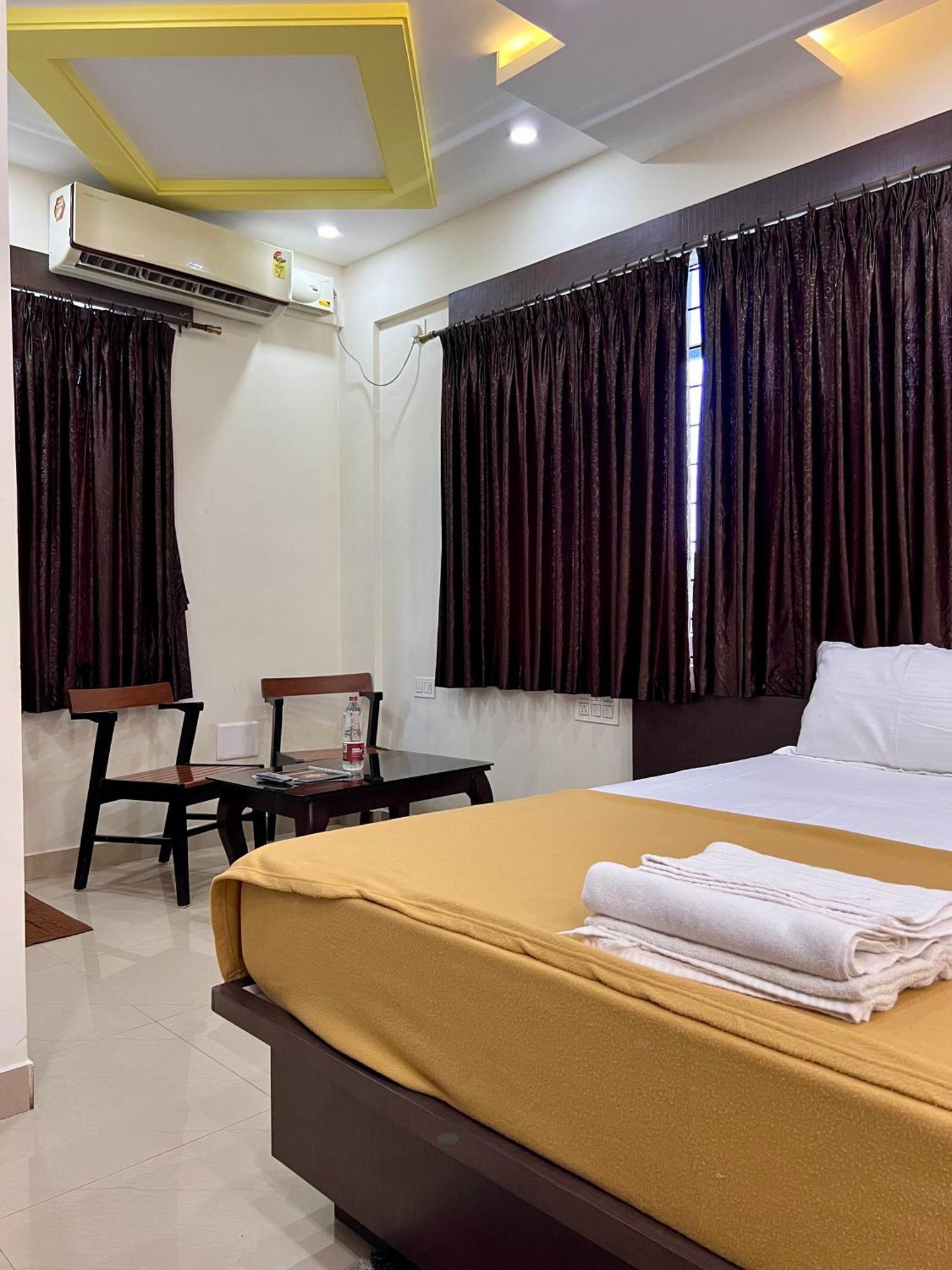 Hotel Ratna Sagar Manipal Zewnętrze zdjęcie